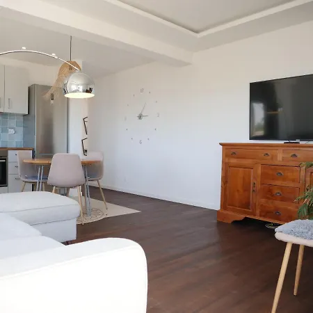 Apartment Cozy With Sea View Over Meia *