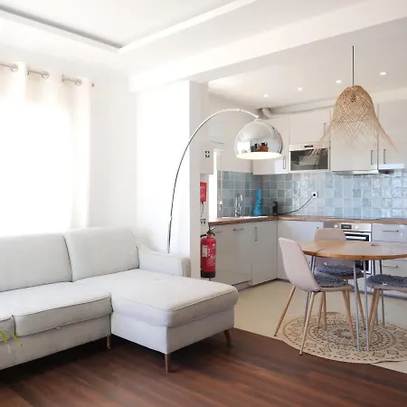 Cozy With Sea View Over Meia Apartment *
