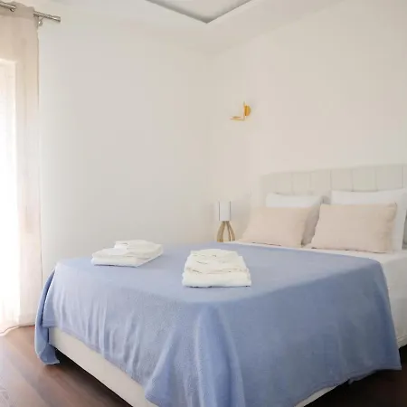 Cozy With Sea View Over Meia Лагуш