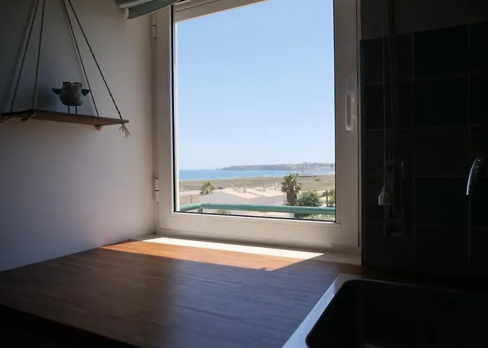 Cozy With Sea View Over Meia Appartement Lagos