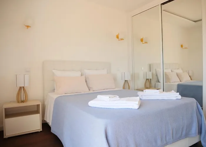 Cozy With Sea View Over Meia *