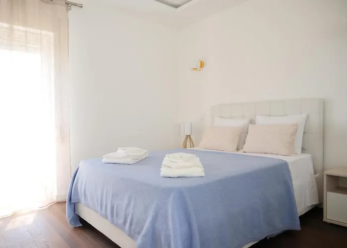 Cozy With Sea View Over Meia Lagos